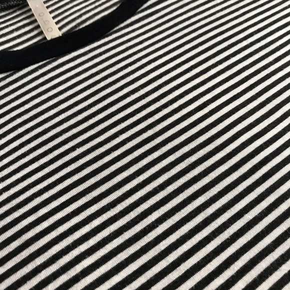 SOLD: Black Striped Cropped Tee - Picture 5 of 6